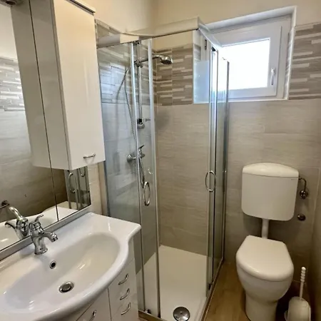 アパート Seafront Flat With Stunning Views ビビオーネ