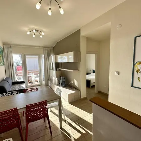 Seafront Flat With Stunning Views アパート