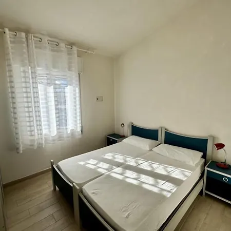 Seafront Flat With Stunning Views アパート