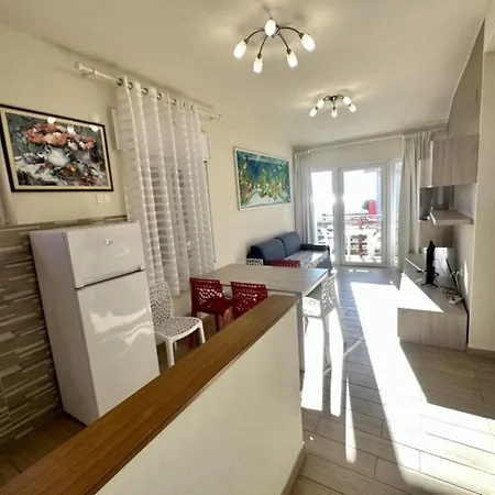 Seafront Flat With Stunning Views アパート ビビオーネ
